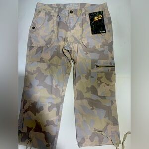 Roots capris /cargo women's  camouflage NEW with tag. Size 10